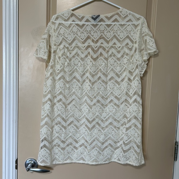Torrid women’s size 00 lace tshirt - Picture 3 of 3